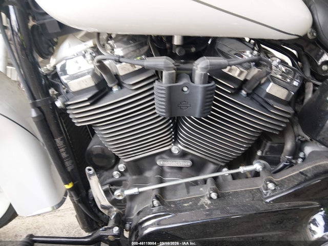 2025 Harley-davidson Flhc მანქანა იყიდება აუქციონზე, vin: 1HD1YA913SB021588, აუქციონის ნომერი: 46119984