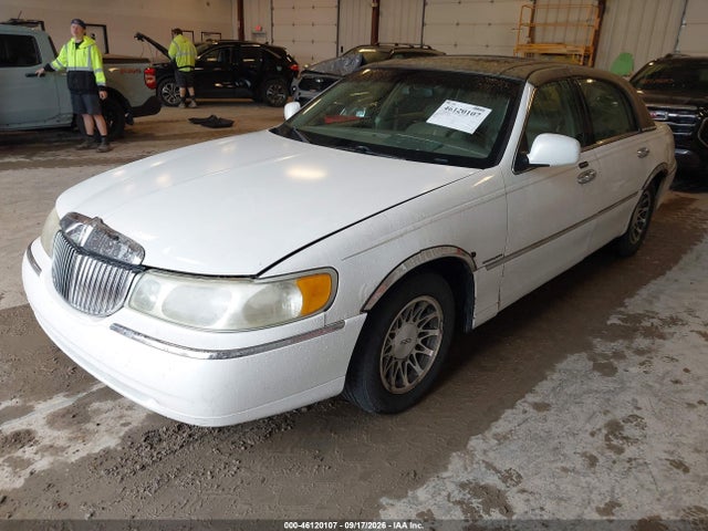 Aukcja sprzedaży 2002 Lincoln Town Car Signature, vin: 1LNHM82W32Y604794, numer aukcji: 46120107