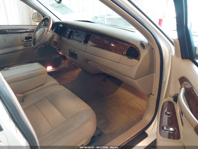 Aukcja sprzedaży 2002 Lincoln Town Car Signature, vin: 1LNHM82W32Y604794, numer aukcji: 46120107