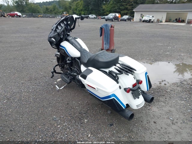 Harley-Davidson FLHXS 2021 1HD1KRP11MB650661 Image 3