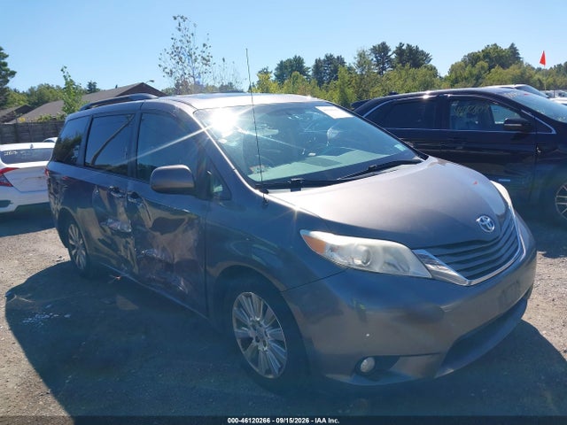 5TDDK3DC0ES079112 Toyota Sienna Xle 7 Passenger