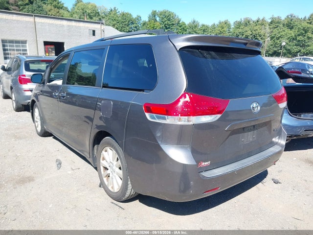 5TDDK3DC0ES079112 Toyota Sienna Xle 7 Passenger