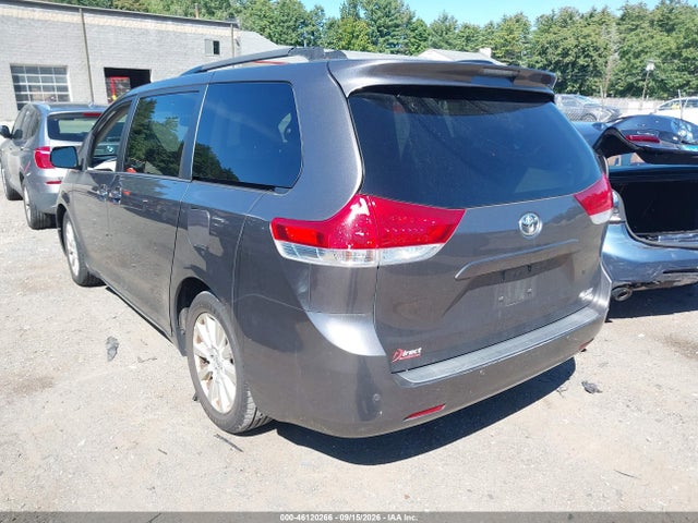 5TDDK3DC0ES079112 Toyota Sienna Xle 7 Passenger