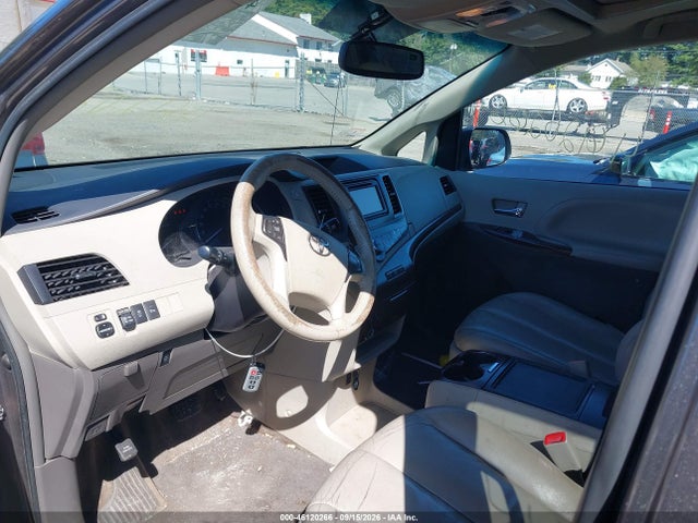 5TDDK3DC0ES079112 Toyota Sienna Xle 7 Passenger