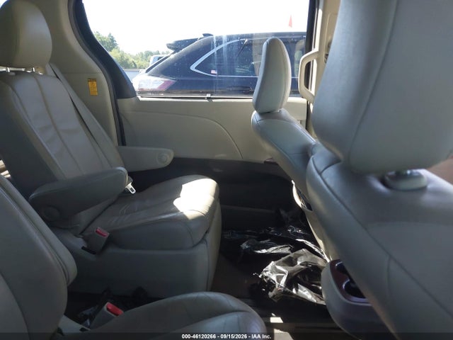 5TDDK3DC0ES079112 Toyota Sienna Xle 7 Passenger