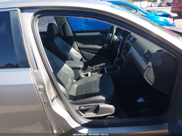 2012 Volkswagen Passat 2.5l Se მანქანა იყიდება აუქციონზე, vin: 1VWBP7A37CC052523, აუქციონის ნომერი: 46120342