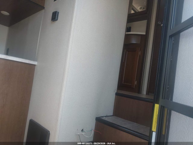 Продаж на аукціоні авто 2019 Forest River Other, vin: 5ZT3WCWB4KG002932, номер лоту: 46120371