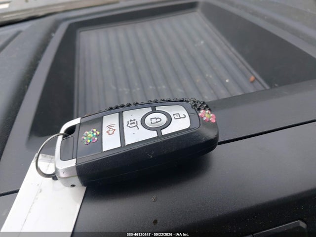 Продажа на аукционе авто 2020 Ford Expedition Xlt, vin: 1FMJU1JT2LEA27422, номер лота: 46120447
