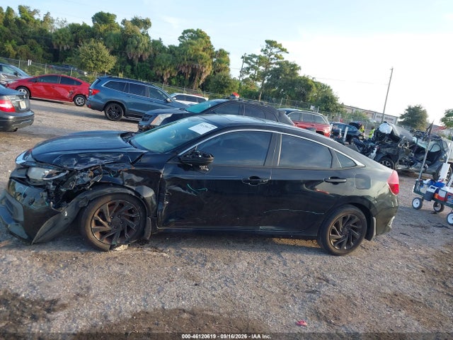 46120619 :رقم المزاد ، 19XFC2F79JE017390 vin ، 2018 Honda Civic Ex مزاد بيع