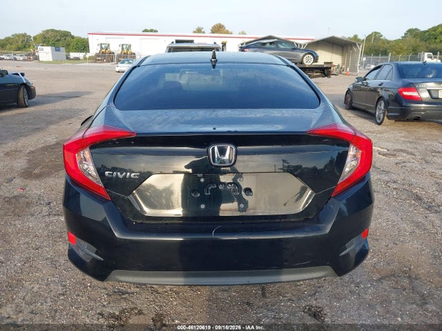 46120619 :رقم المزاد ، 19XFC2F79JE017390 vin ، 2018 Honda Civic Ex مزاد بيع