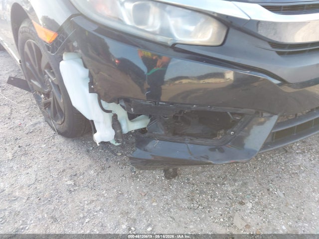 46120619 :رقم المزاد ، 19XFC2F79JE017390 vin ، 2018 Honda Civic Ex مزاد بيع