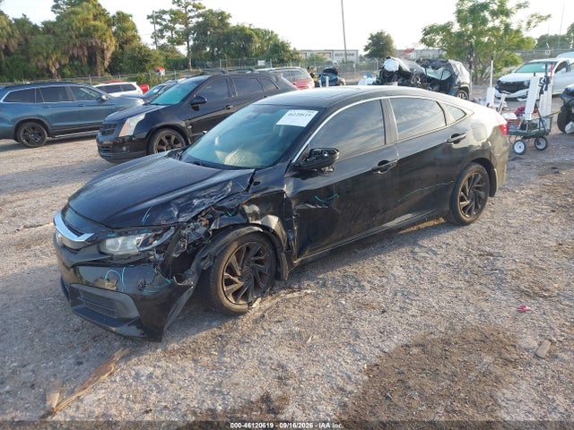 46120619 :رقم المزاد ، 19XFC2F79JE017390 vin ، 2018 Honda Civic Ex مزاد بيع