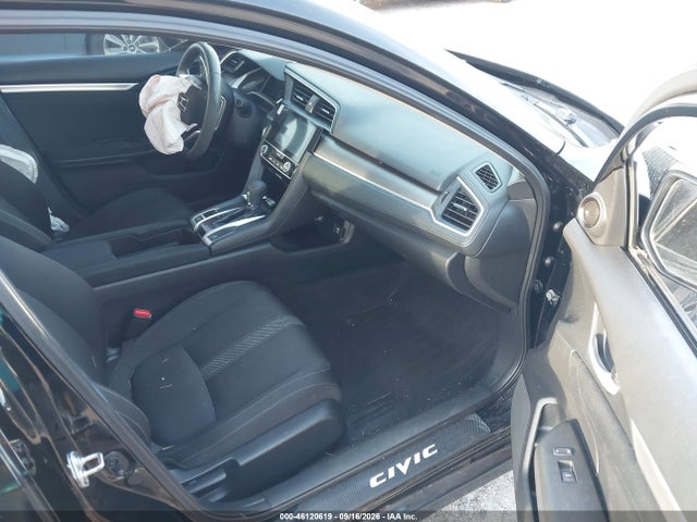 46120619 :رقم المزاد ، 19XFC2F79JE017390 vin ، 2018 Honda Civic Ex مزاد بيع