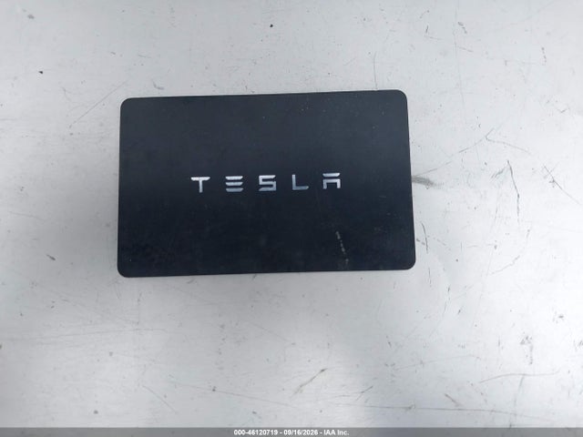 2024 Tesla Model Y Long Range Dual Motor All-wheel Drive მანქანა იყიდება აუქციონზე, vin: 7SAYGAEE8RF057489, აუქციონის ნომერი: 46120719