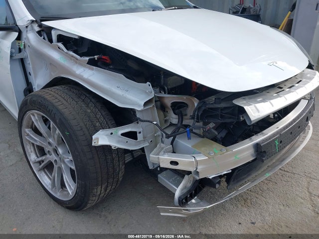 2024 Tesla Model Y Long Range Dual Motor All-wheel Drive მანქანა იყიდება აუქციონზე, vin: 7SAYGAEE8RF057489, აუქციონის ნომერი: 46120719