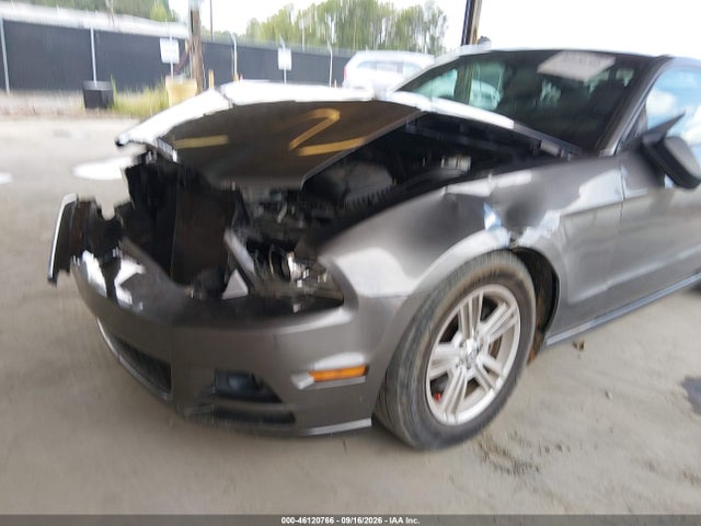 46120766 :رقم المزاد ، 1ZVBP8AM8E5313857 vin ، 2014 Ford Mustang V6 مزاد بيع
