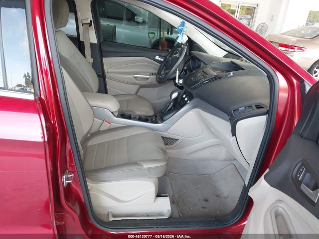 46120777 :رقم المزاد ، 1FMCU0GX4FUA57531 vin ، 2015 Ford Escape Se مزاد بيع