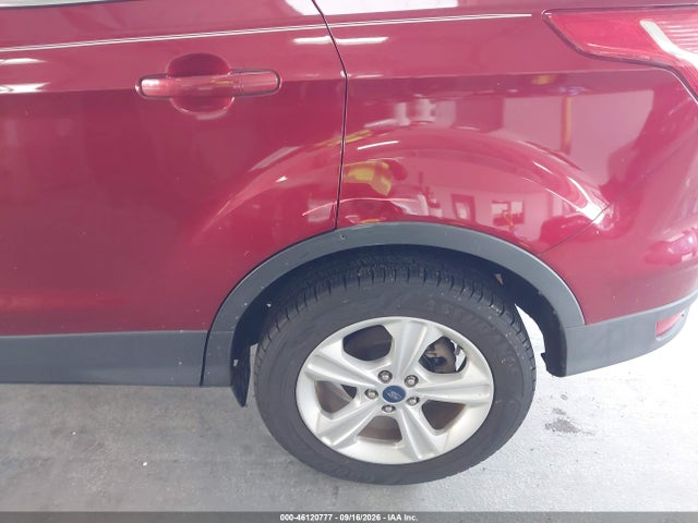 46120777 :رقم المزاد ، 1FMCU0GX4FUA57531 vin ، 2015 Ford Escape Se مزاد بيع