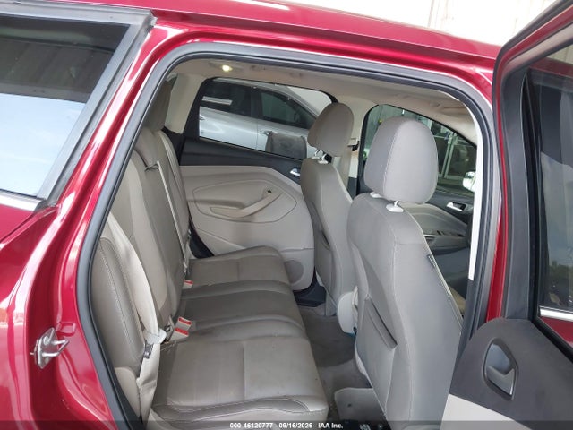 46120777 :رقم المزاد ، 1FMCU0GX4FUA57531 vin ، 2015 Ford Escape Se مزاد بيع