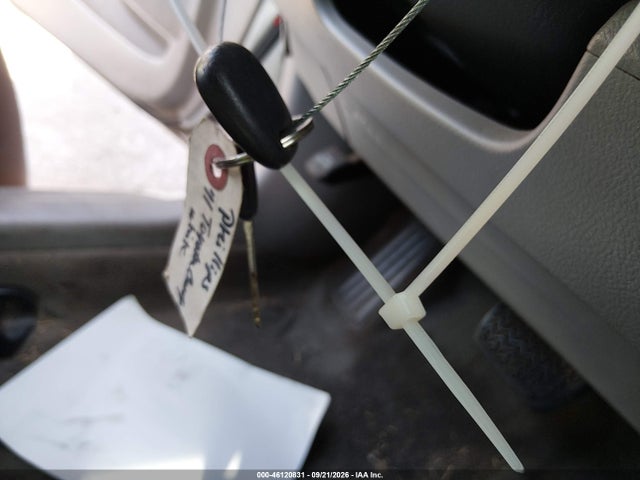 46120831 :رقم المزاد ، 4T1BF3EK5BU642904 vin ، 2011 Toyota Camry Le مزاد بيع