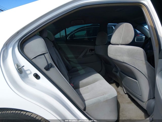 46120831 :رقم المزاد ، 4T1BF3EK5BU642904 vin ، 2011 Toyota Camry Le مزاد بيع