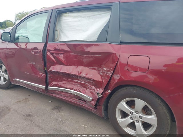 Продажа на аукционе авто 2014 Toyota Sienna Le V6 8 Passenger, vin: 5TDKK3DC6ES526839, номер лота: 46120979