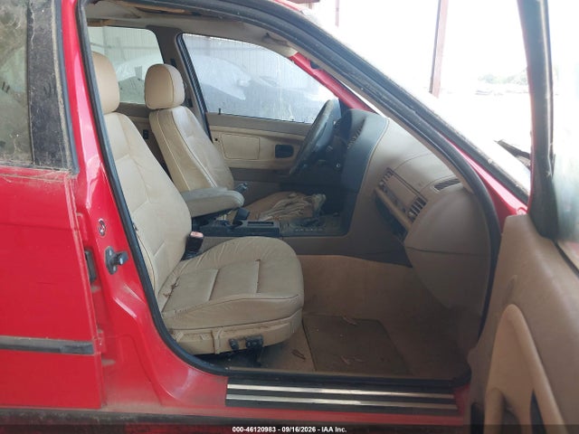 46120983 :رقم المزاد ، WBACD3323WAV22752 vin ، 1998 Bmw 328i مزاد بيع