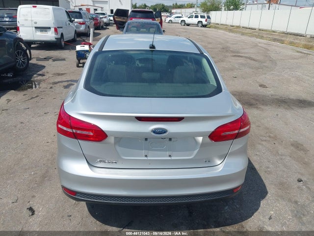 46121043 :رقم المزاد ، 1FADP3F29HL328587 vin ، 2017 Ford Focus Se مزاد بيع