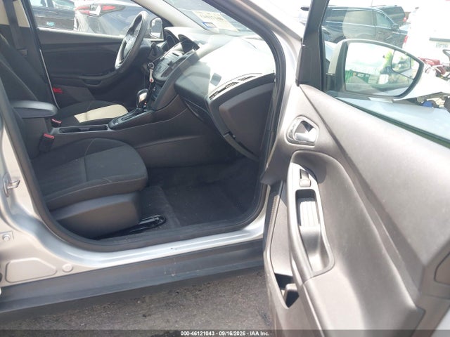 46121043 :رقم المزاد ، 1FADP3F29HL328587 vin ، 2017 Ford Focus Se مزاد بيع
