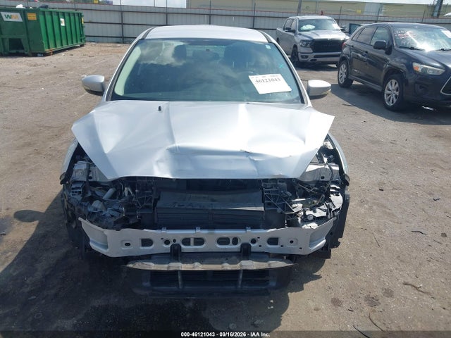 46121043 :رقم المزاد ، 1FADP3F29HL328587 vin ، 2017 Ford Focus Se مزاد بيع