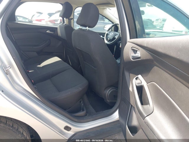 46121043 :رقم المزاد ، 1FADP3F29HL328587 vin ، 2017 Ford Focus Se مزاد بيع