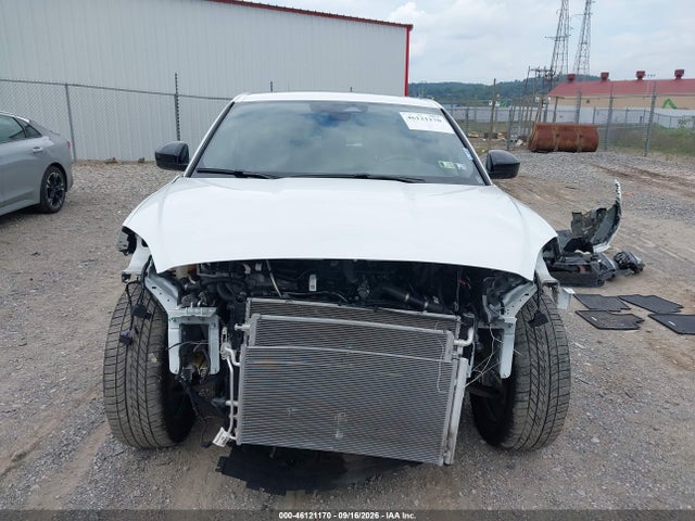 46121170 :رقم المزاد ، SADFL2FX0R1049356 vin ، 2024 Jaguar E-pace R-dynamic Se P250 Awd Automatic مزاد بيع