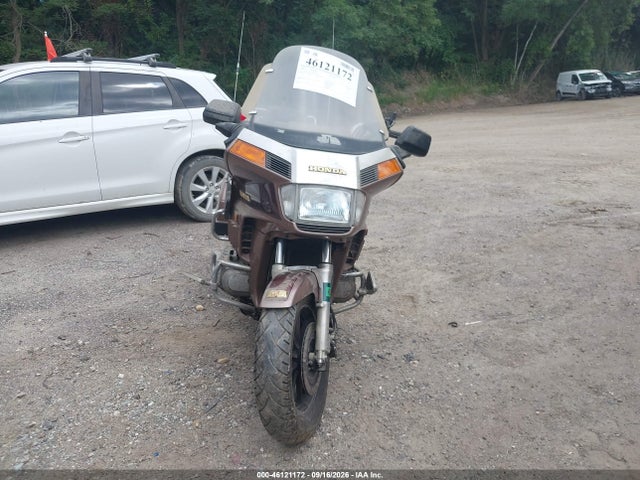 46121172 :رقم المزاد ، 1HFSC1429GA218952 vin ، 1986 Honda Gl1200 A مزاد بيع