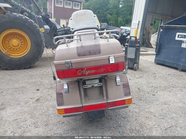 46121172 :رقم المزاد ، 1HFSC1429GA218952 vin ، 1986 Honda Gl1200 A مزاد بيع