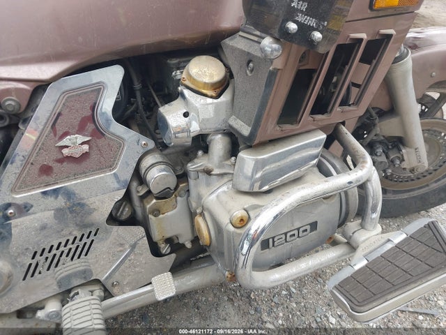 46121172 :رقم المزاد ، 1HFSC1429GA218952 vin ، 1986 Honda Gl1200 A مزاد بيع