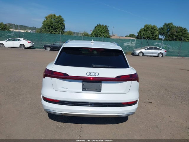 46121193 :رقم المزاد ، WA1VAAGE3KB006032 vin ، 2019 Audi E-tron Premium Plus مزاد بيع