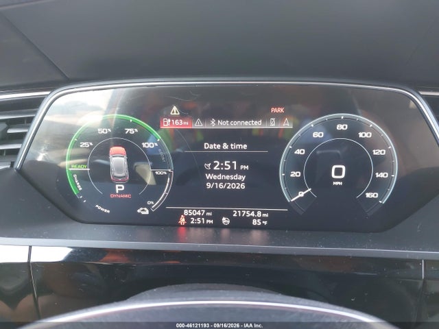 46121193 :رقم المزاد ، WA1VAAGE3KB006032 vin ، 2019 Audi E-tron Premium Plus مزاد بيع