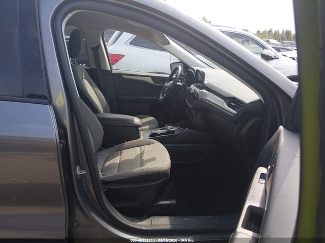 Продажа на аукционе авто 2022 Ford Escape Se, vin: 1FMCU0G62NUB09650, номер лота: 46121213