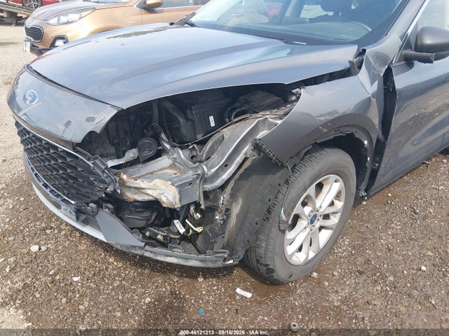 Продажа на аукционе авто 2022 Ford Escape Se, vin: 1FMCU0G62NUB09650, номер лота: 46121213