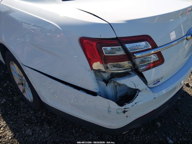 46121259 :رقم المزاد ، 1FAHP2D84FG120688 vin ، 2015 Ford Taurus Se مزاد بيع