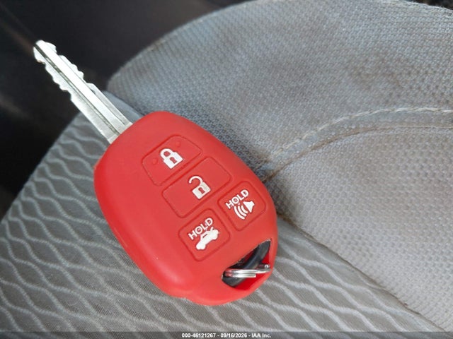46121267 :رقم المزاد ، 2T1BURHE5GC662982 vin ، 2016 Toyota Corolla Le مزاد بيع