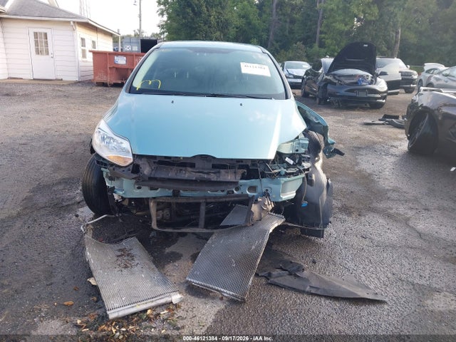 46121384 :رقم المزاد ، 1FAHP3F27CL283465 vin ، 2012 Ford Focus Se مزاد بيع