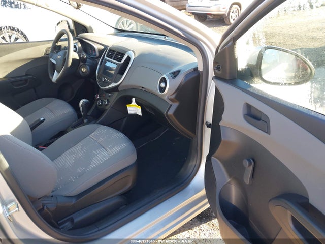 46121645 :رقم المزاد ، 1G1JB5SG8H4133589 vin ، 2017 Chevrolet Sonic Ls Auto مزاد بيع