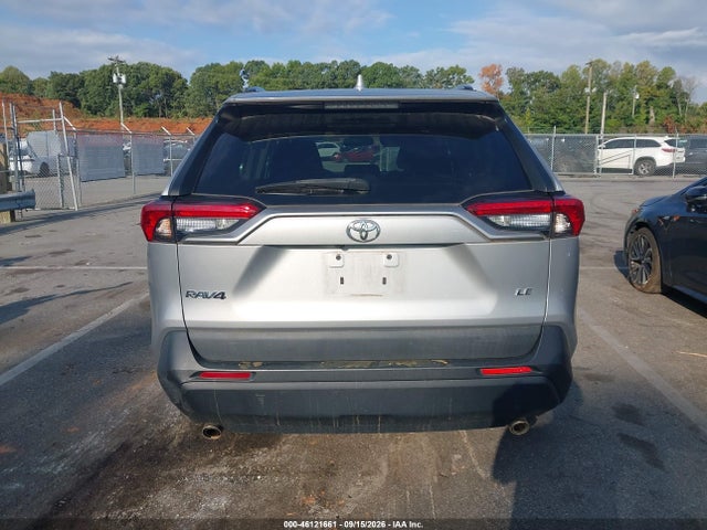 2021 Toyota Rav4 Le მანქანა იყიდება აუქციონზე, vin: 2T3H1RFV2MW135604, აუქციონის ნომერი: 46121661
