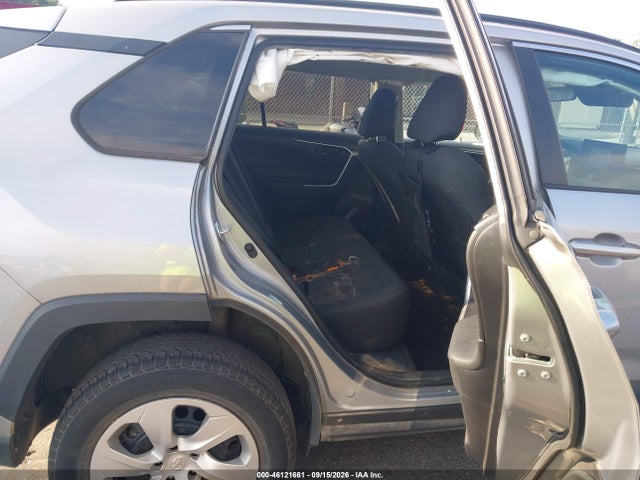 2021 Toyota Rav4 Le მანქანა იყიდება აუქციონზე, vin: 2T3H1RFV2MW135604, აუქციონის ნომერი: 46121661
