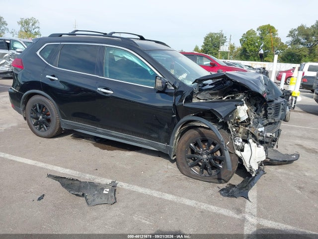 46121678 :رقم المزاد ، 5N1AT2MV9HC802873 vin ، 2017 Nissan Rogue Sv مزاد بيع