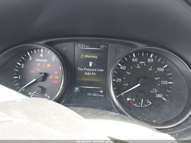 46121678 :رقم المزاد ، 5N1AT2MV9HC802873 vin ، 2017 Nissan Rogue Sv مزاد بيع