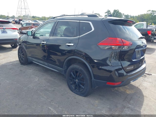 46121678 :رقم المزاد ، 5N1AT2MV9HC802873 vin ، 2017 Nissan Rogue Sv مزاد بيع
