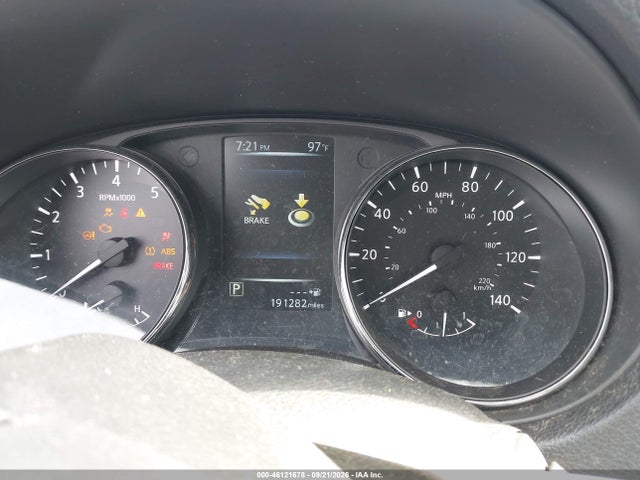 46121678 :رقم المزاد ، 5N1AT2MV9HC802873 vin ، 2017 Nissan Rogue Sv مزاد بيع