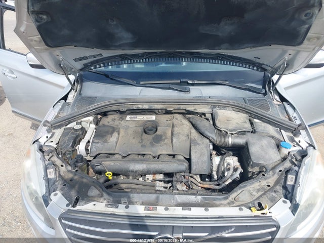 YV4902DZ9E2537356 Volvo Xc60 T6 R-design Premier Plus